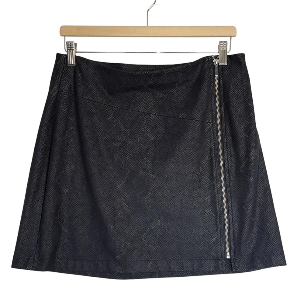 Bar lll | Faux Leather Snakeskin Print Zipper Mini Skirt in Black Size 10  NWT